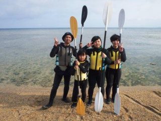 オバラさん家族のカヤック＆青の洞窟スノーケル体験！